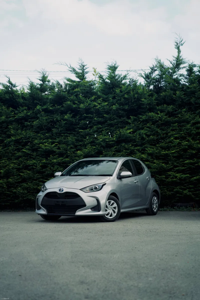 Toyota Yaris 1.5 Hybrid 2023 | Stylish & Efficient - Image 1