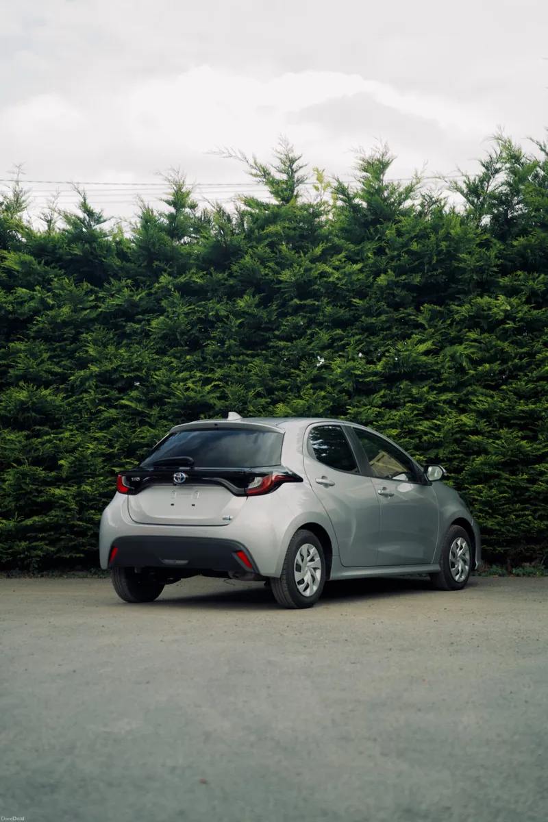 Toyota Yaris 1.5 Hybrid 2023 | Stylish & Efficient - Image 3