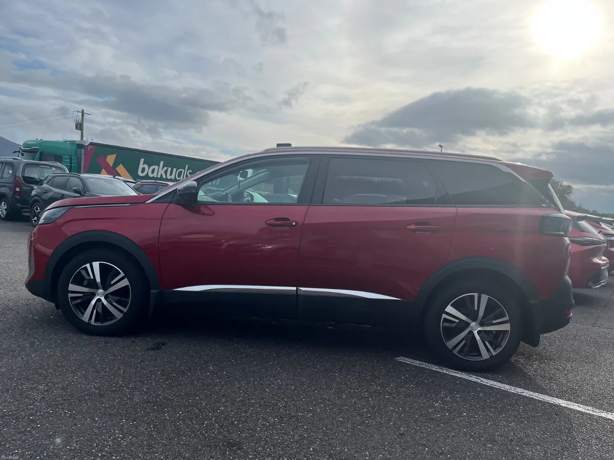 Peugeot 5008 2022 - Image 3