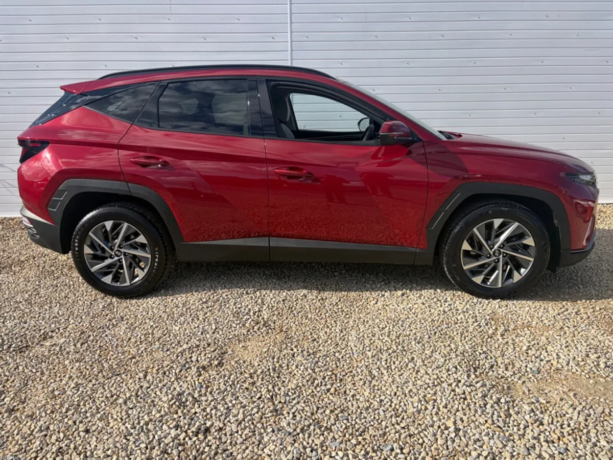 Hyundai Tucson IX35 EXECUTIVE 5DR - Image 3