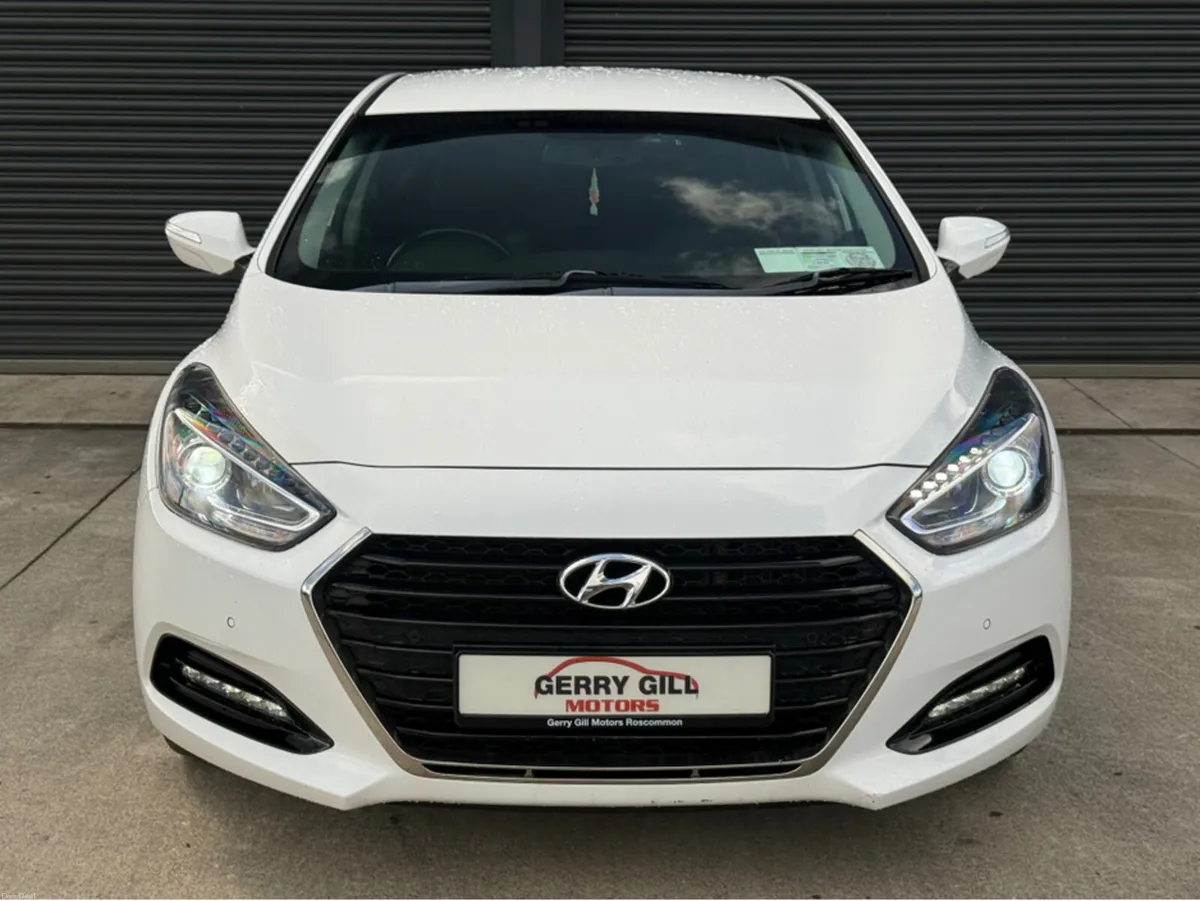 Hyundai i40 EXECUTIVE 4DR - Image 2