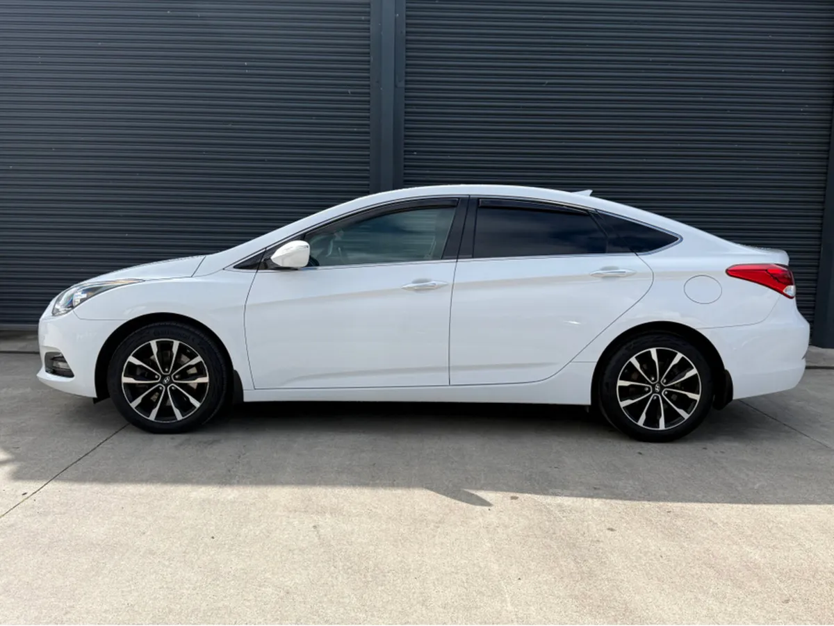 Hyundai i40 EXECUTIVE 4DR - Image 4