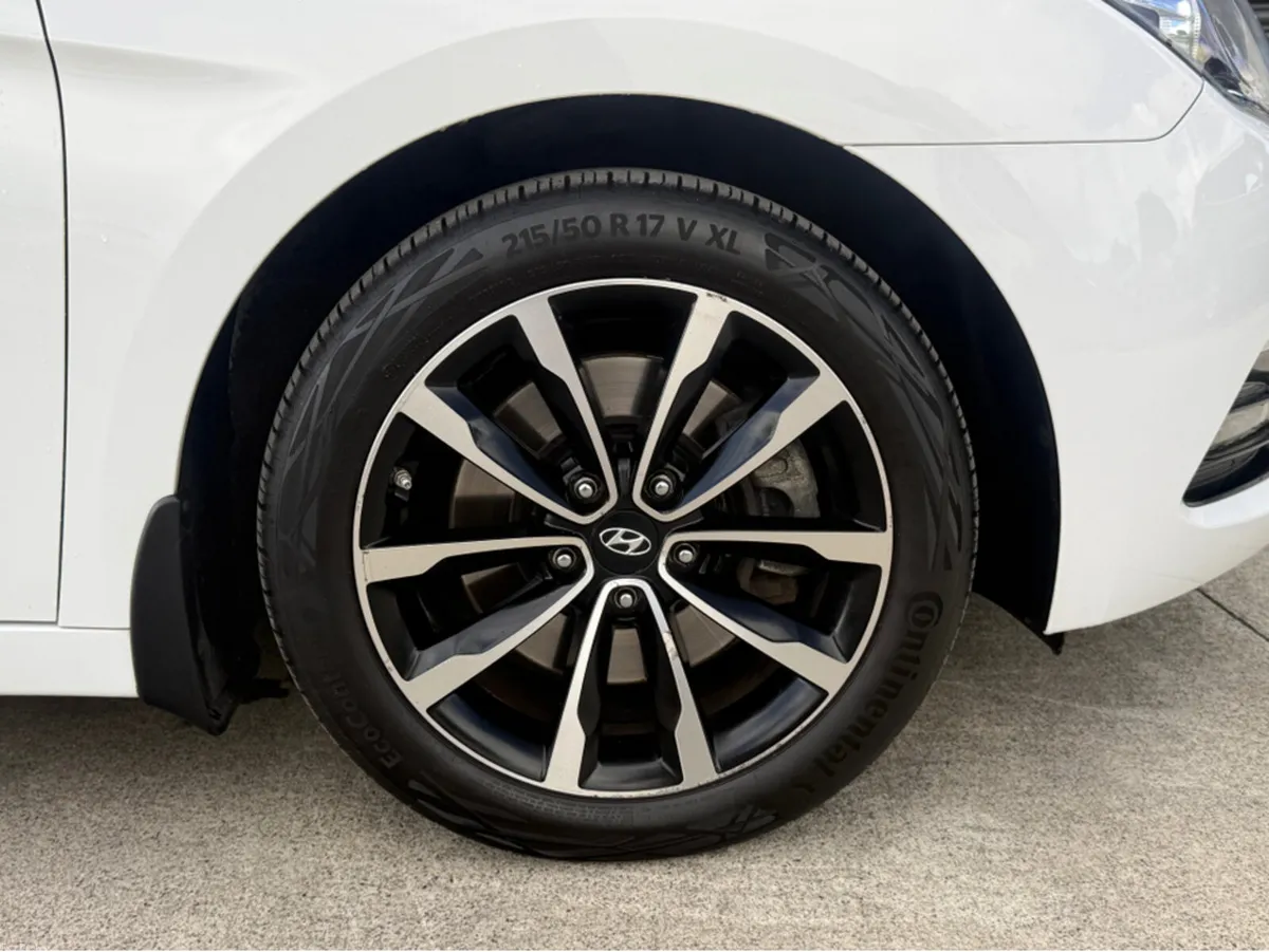 Hyundai i40 EXECUTIVE 4DR - Image 6