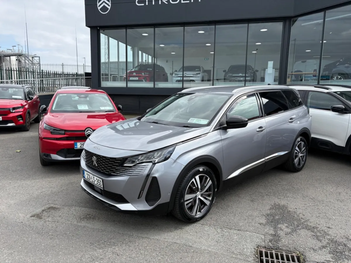 Peugeot 5008 ALLURE 1.5 BLUE HDI 130 BHP // HIGH S - Image 2