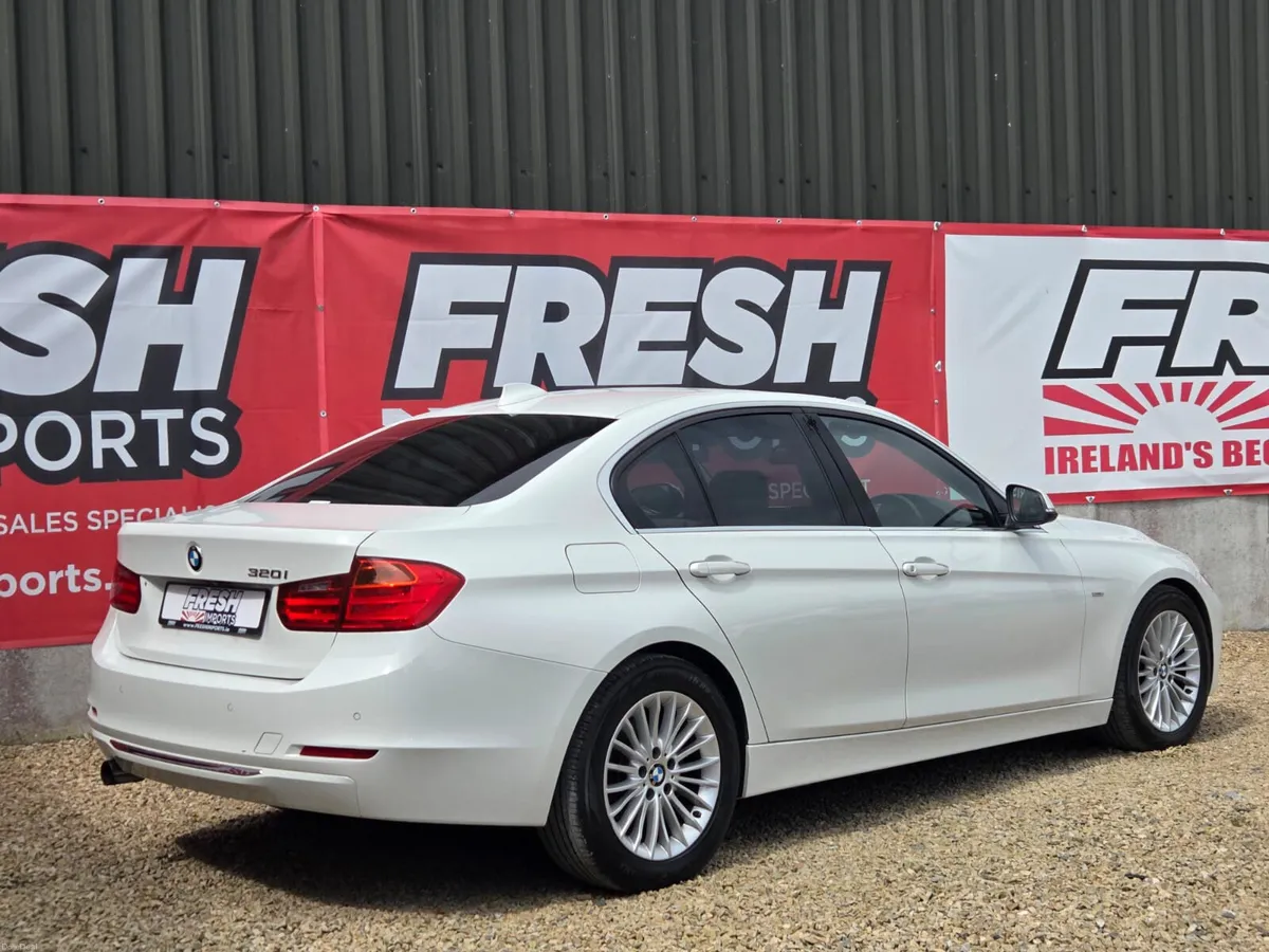 BMW 320I AUTO LUX 105KM - Image 2