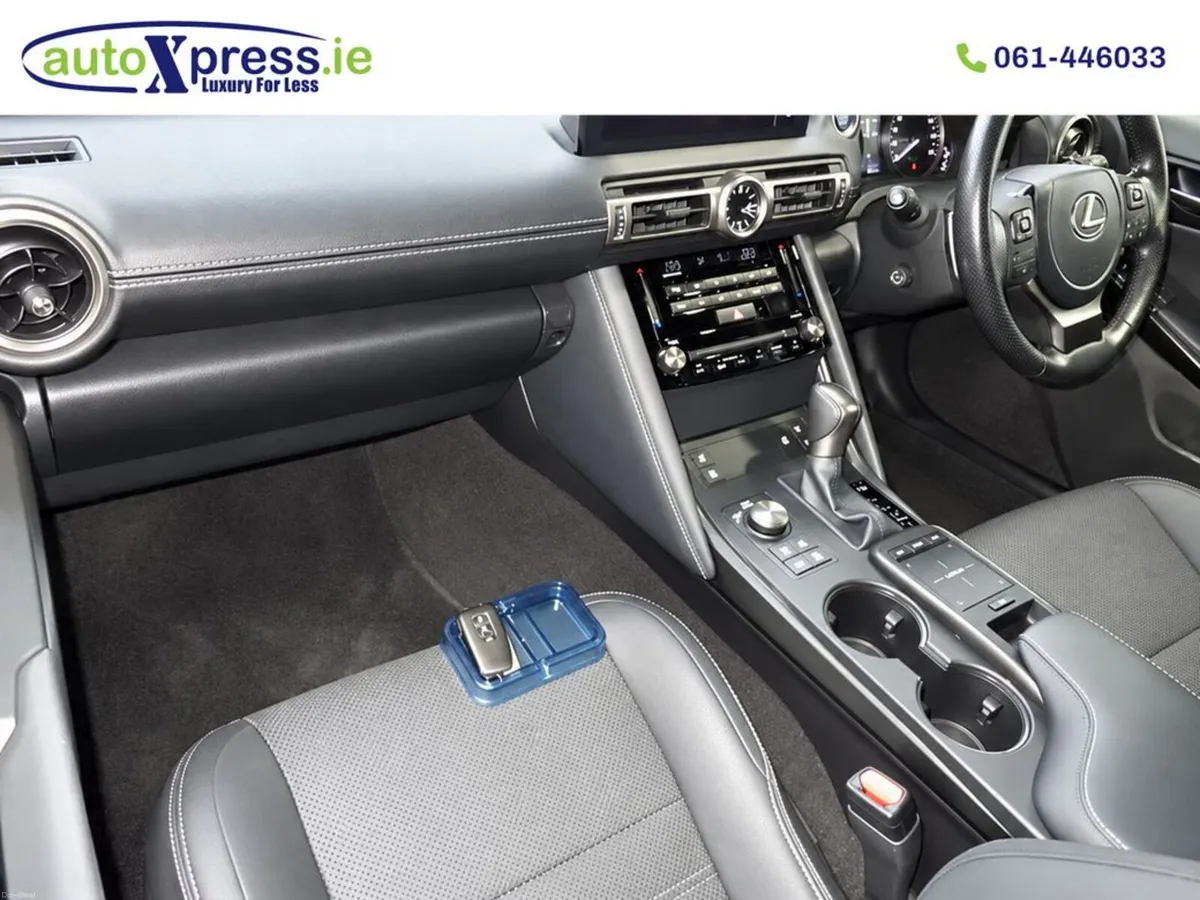 Lexus IS 2.5 Hybrid, Low Mileage, Reversing Camera - Image 2