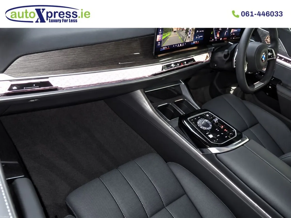 BMW 7-Series 740D XDRIVE, ULTRA Low Mileage, Sunro - Image 4