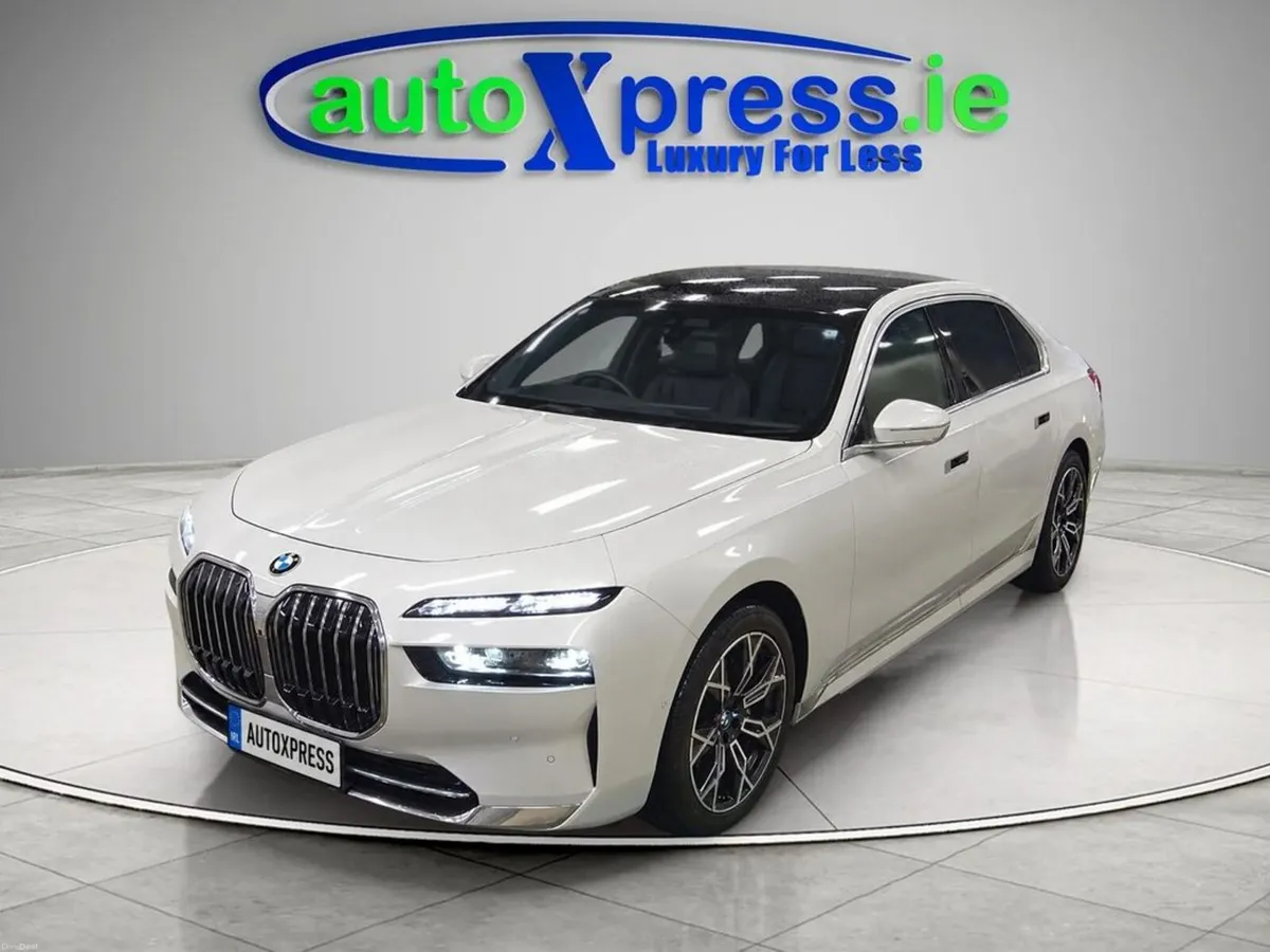 BMW 7-Series 740D XDRIVE, ULTRA Low Mileage, Sunro - Image 5