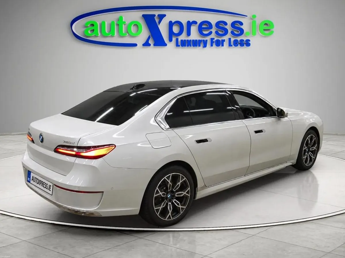 BMW 7-Series 740D XDRIVE, ULTRA Low Mileage, Sunro - Image 6