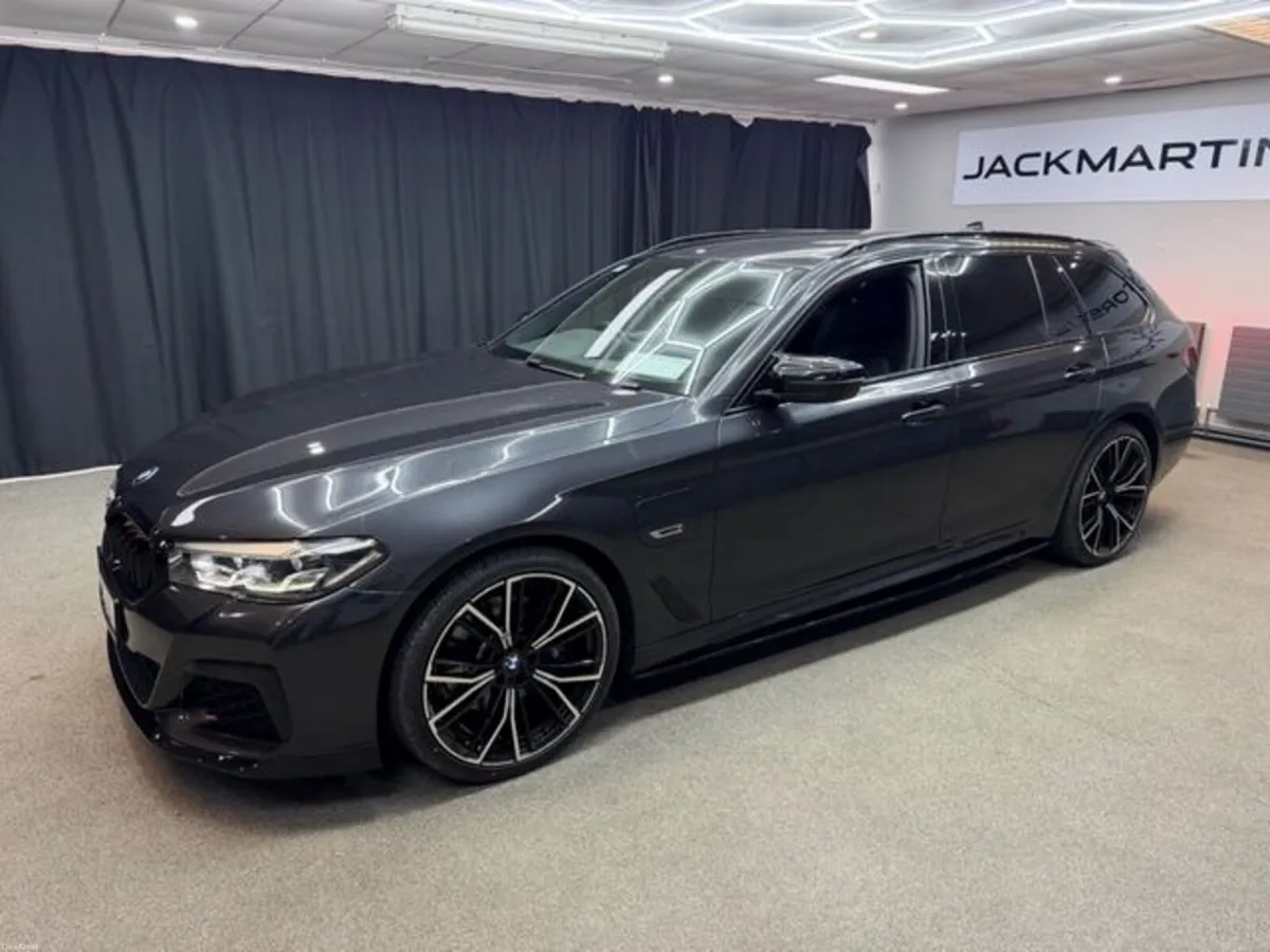 BMW 5-Series 530E M SPORT - Image 4