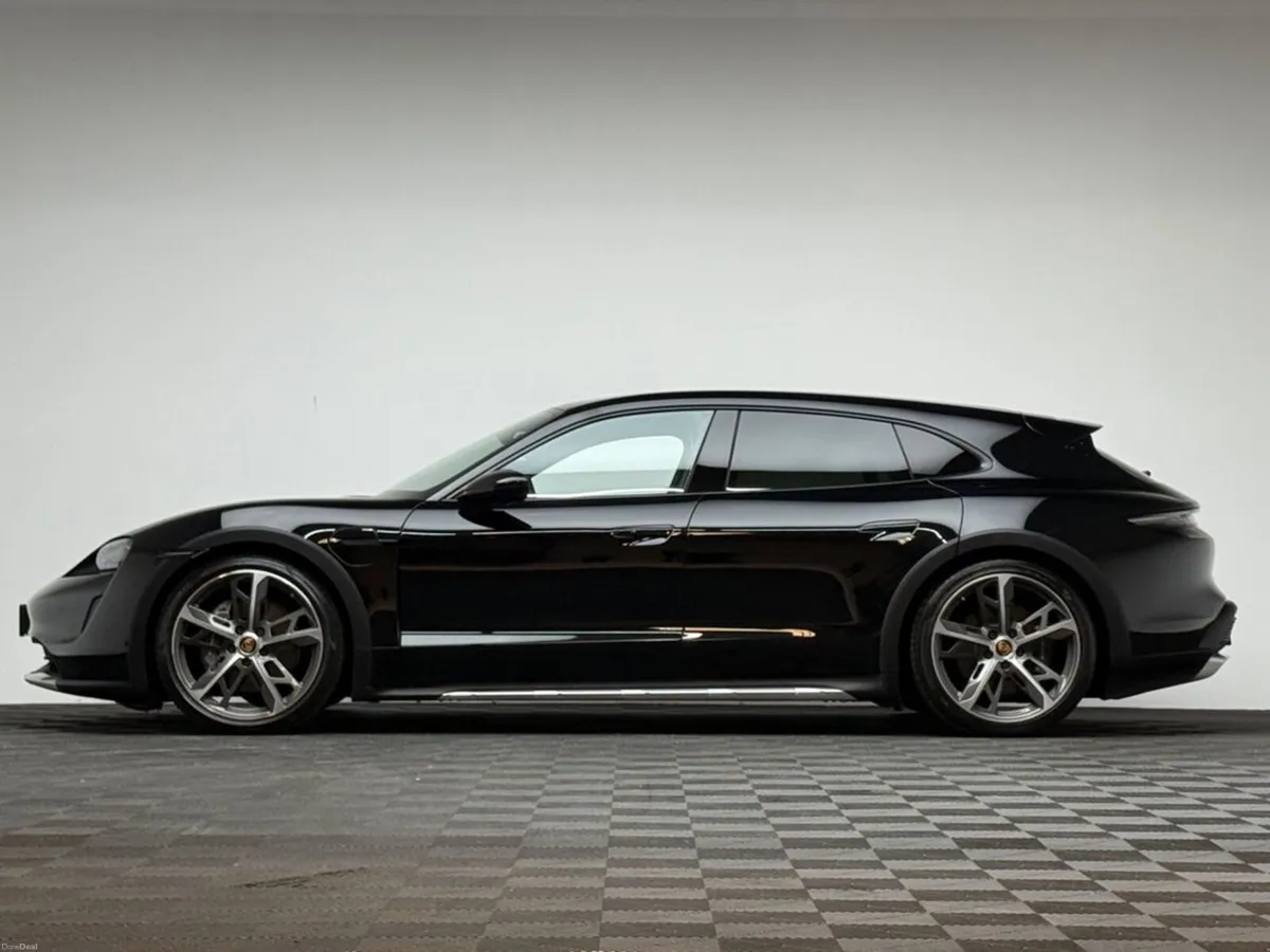 Porsche Taycan 4 Cross Turismo - Image 4