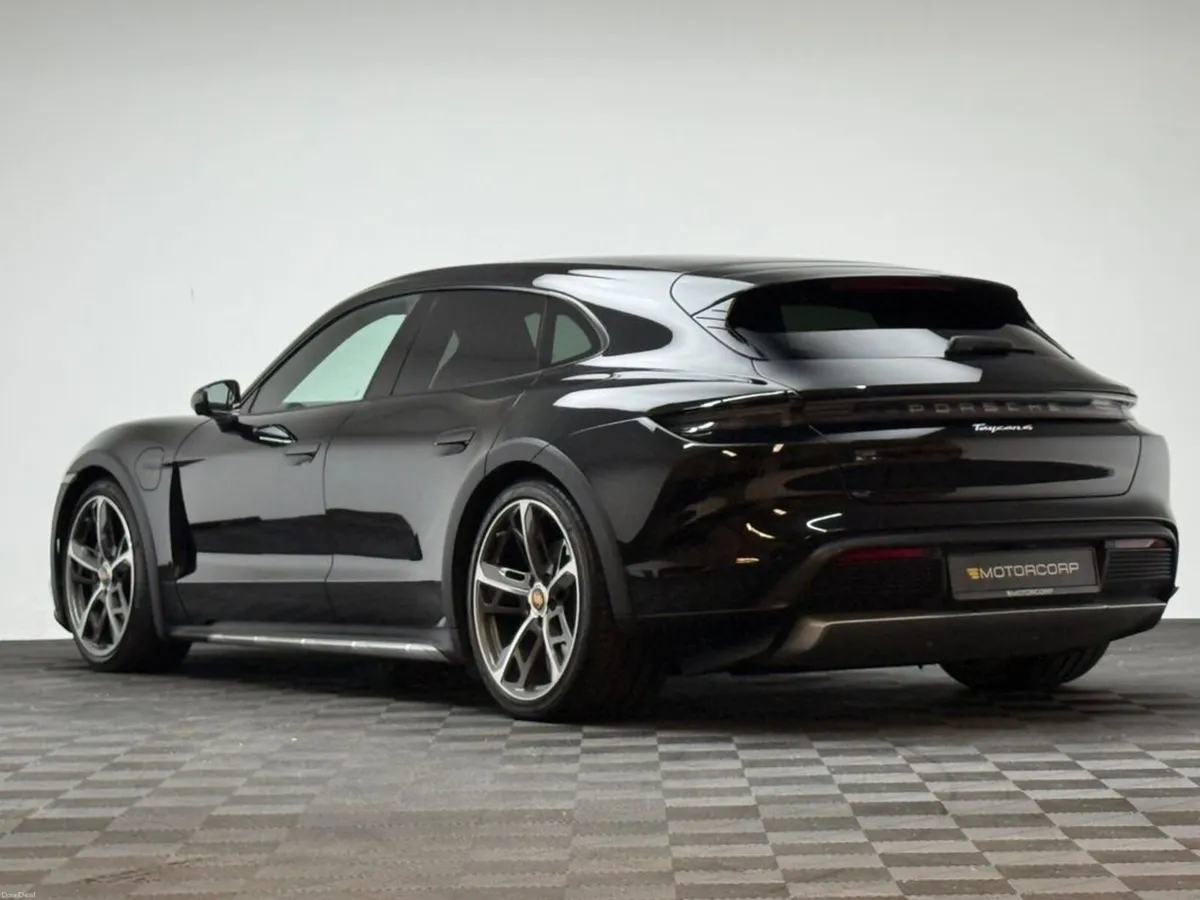 Porsche Taycan 4 Cross Turismo - Image 5