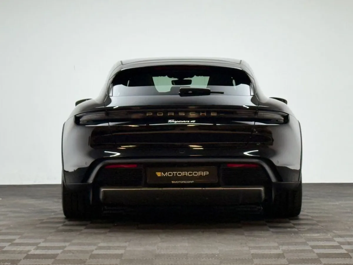 Porsche Taycan 4 Cross Turismo - Image 6
