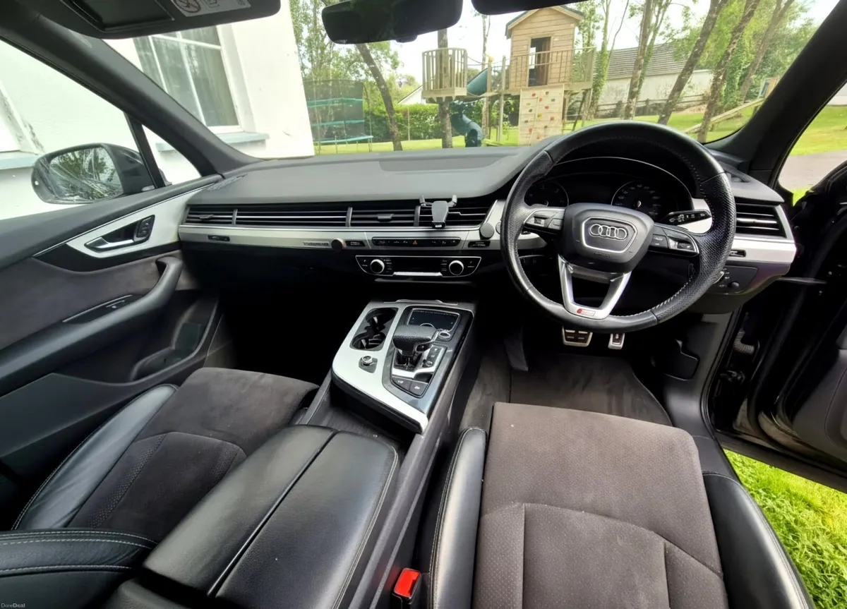 Audi Q7 - Image 6