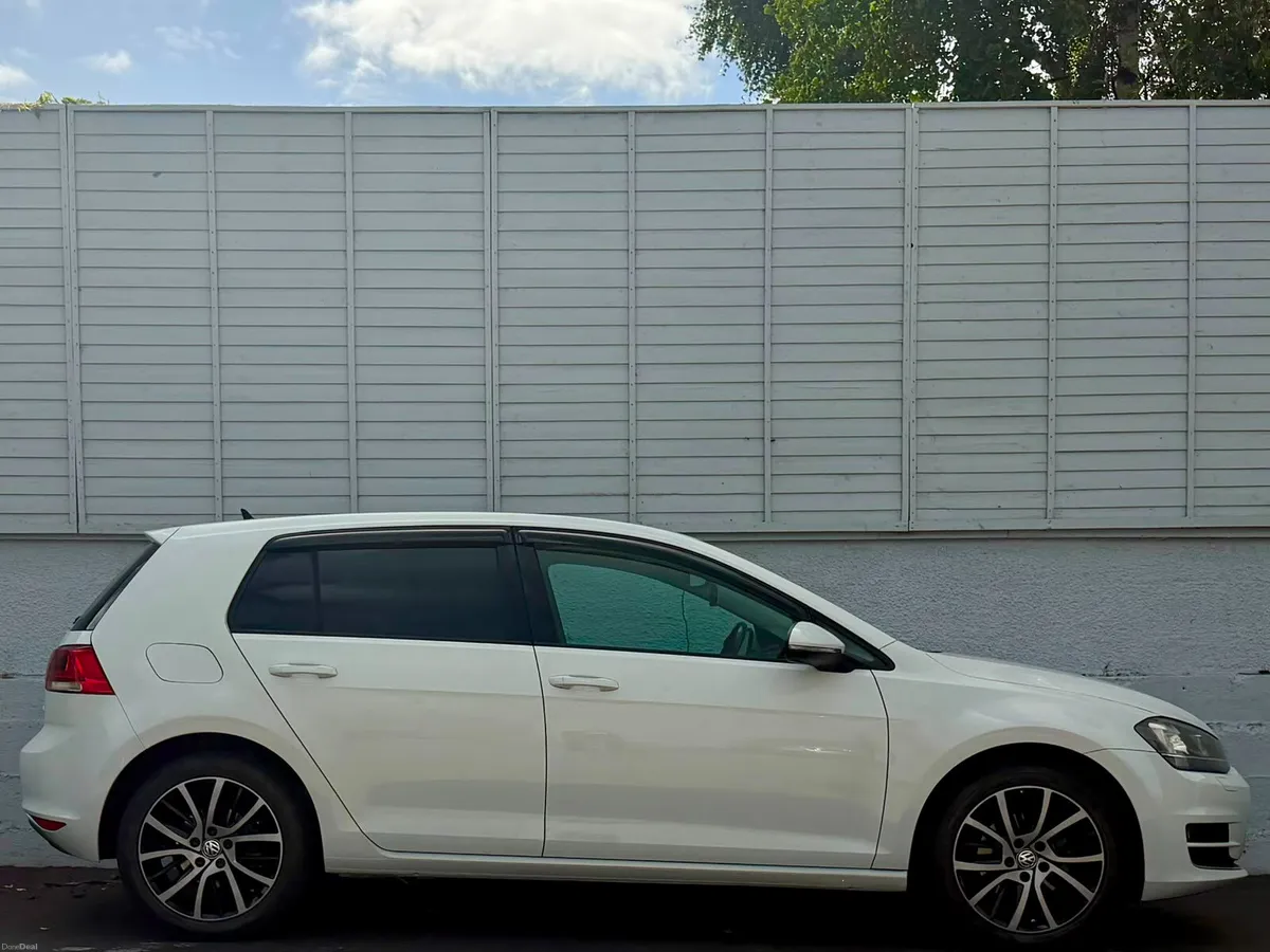 VW GOLF HIGHLINE BLUE MOTION / UPGRADED ALLOYS - Image 2