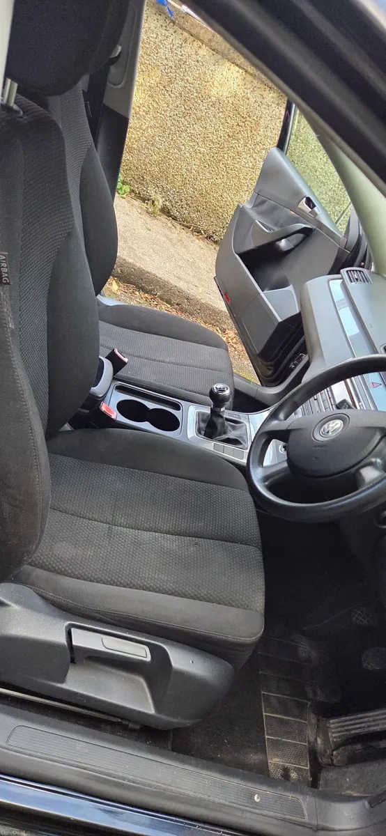 Volkswagen Passat 2009 - Image 3