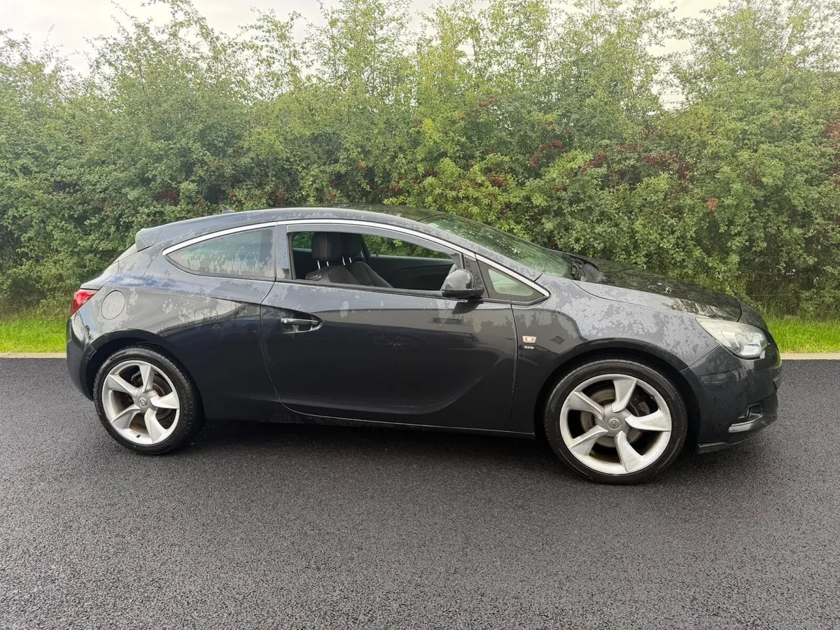 Opel Astra GTC SRI - Image 2