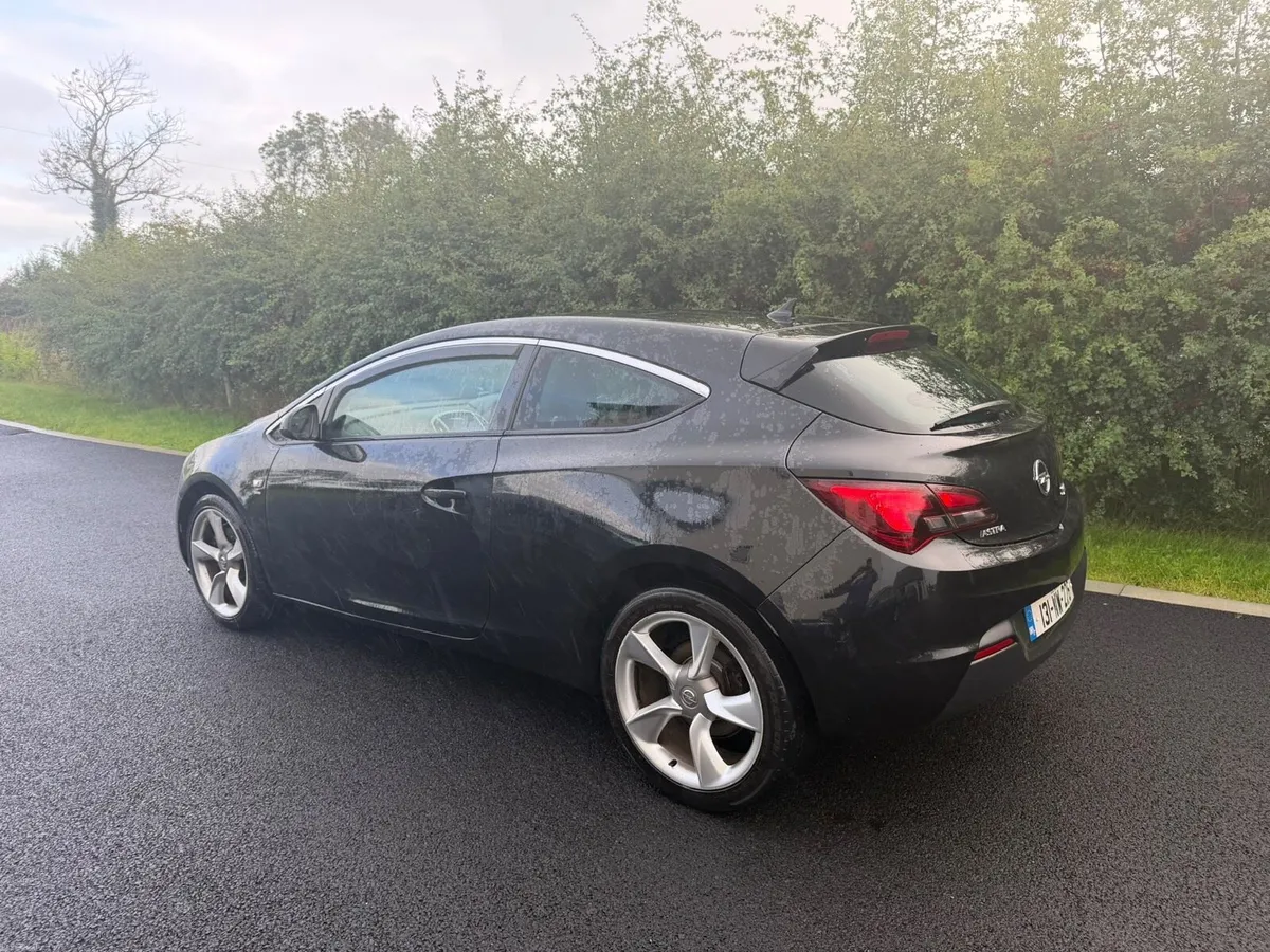 Opel Astra GTC SRI - Image 4