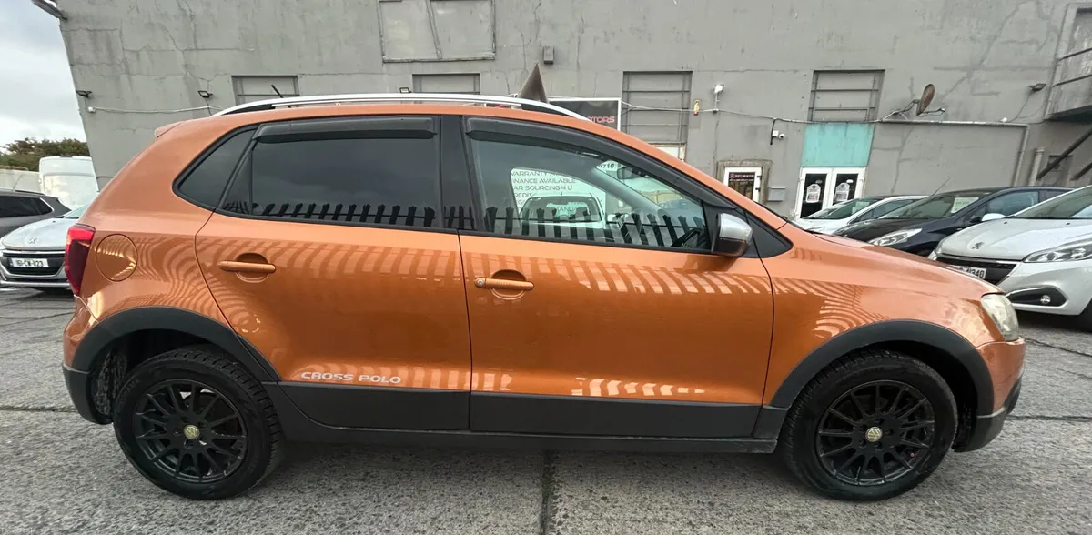 2015 VOLKSWAGEN POLO (AUTOMATIC) - Image 4
