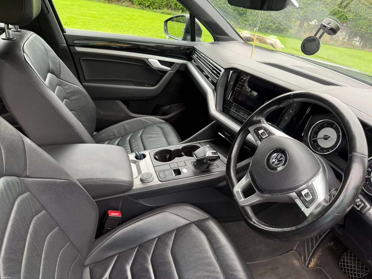 Volkswagen Touareg 2019 - Image 6