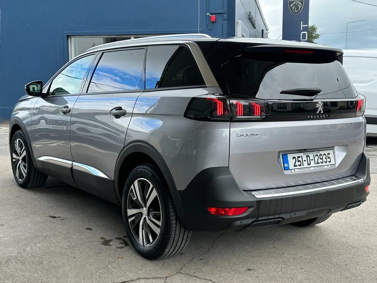 Peugeot 5008 1.5 BlueHDi 130bhp Allure Auto - Image 3