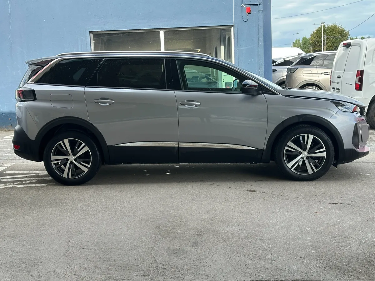 Peugeot 5008 1.5 BlueHDi 130bhp Allure Auto - Image 2