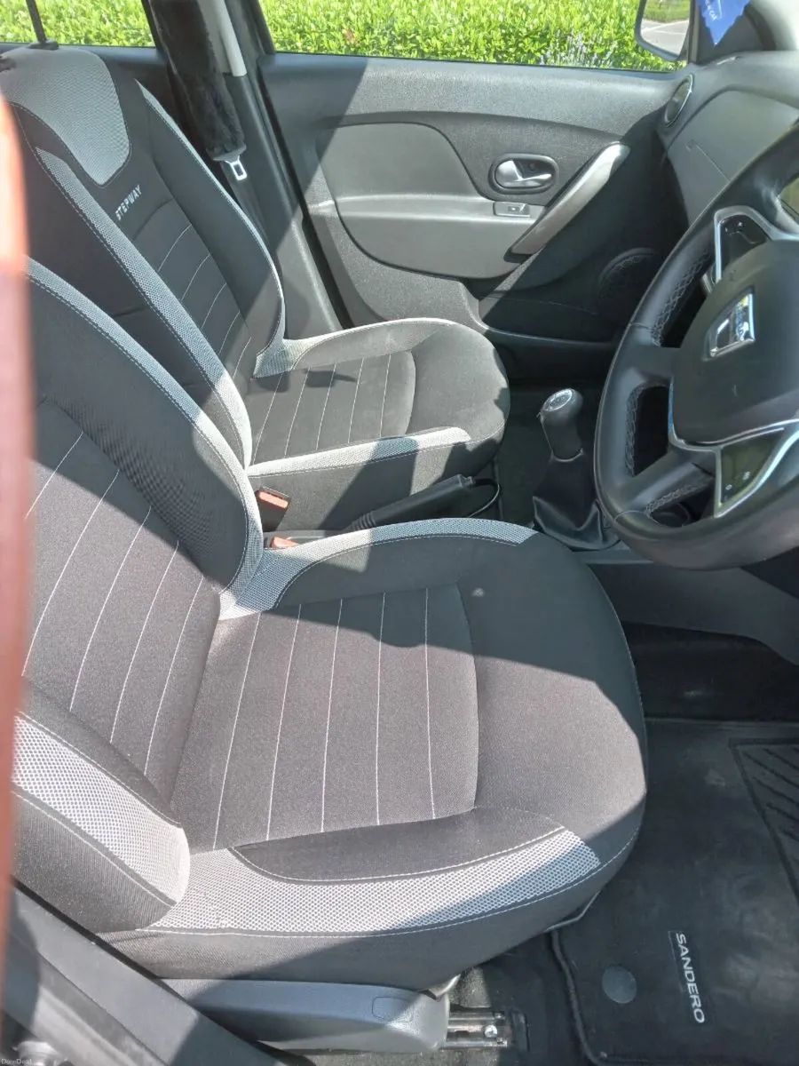 Car - Image 4