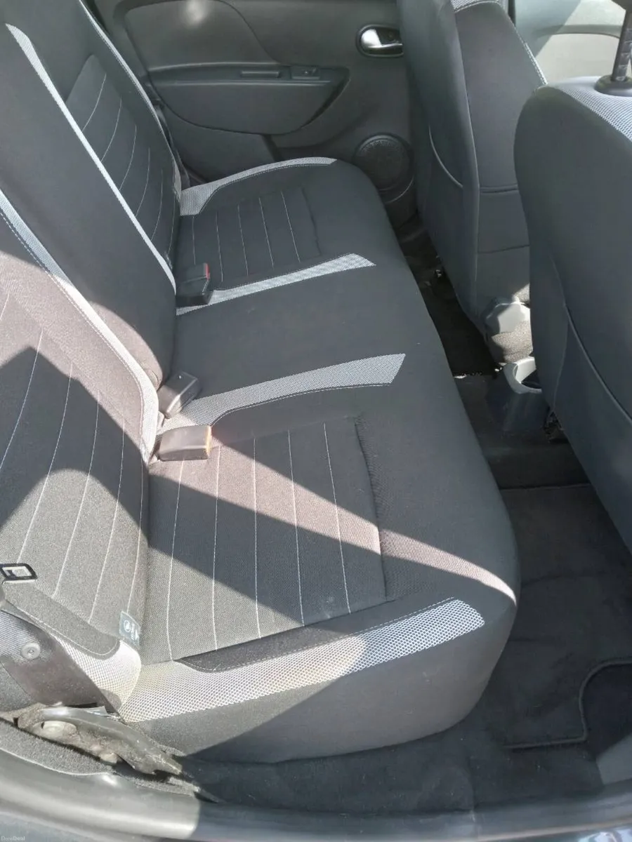 Car - Image 6