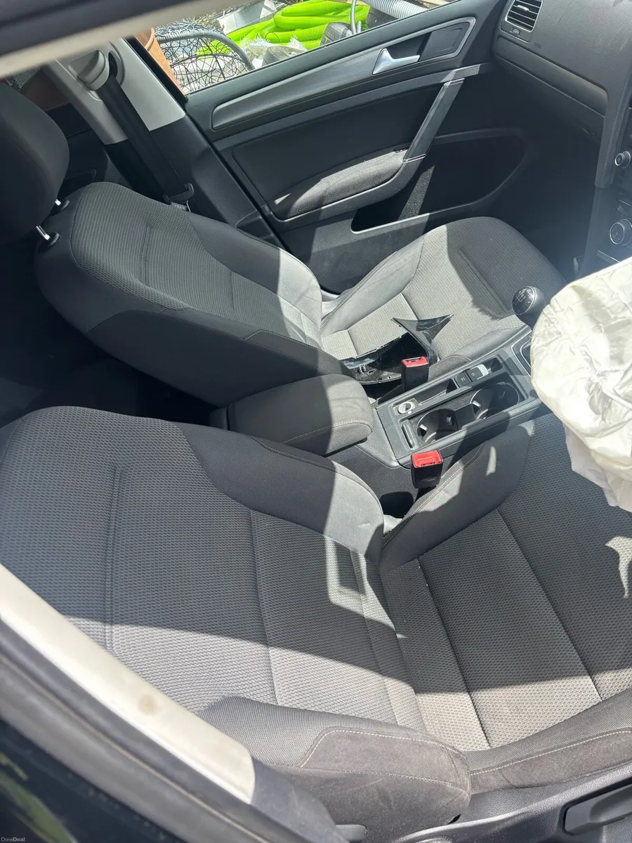 Volkswagen Golf - Image 6