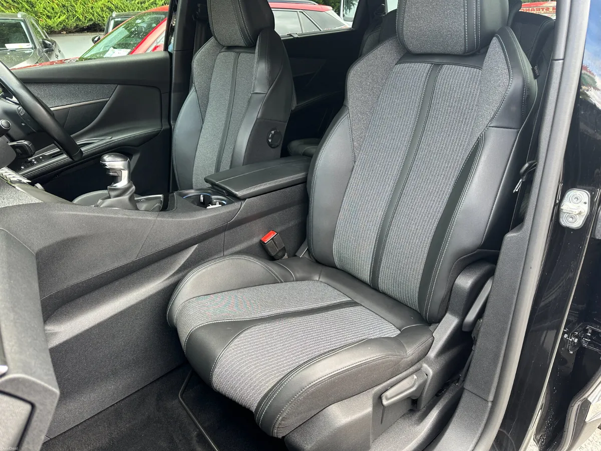 Peugeot 5008 1.5 BlueHDi 130bhp Allure - Image 6