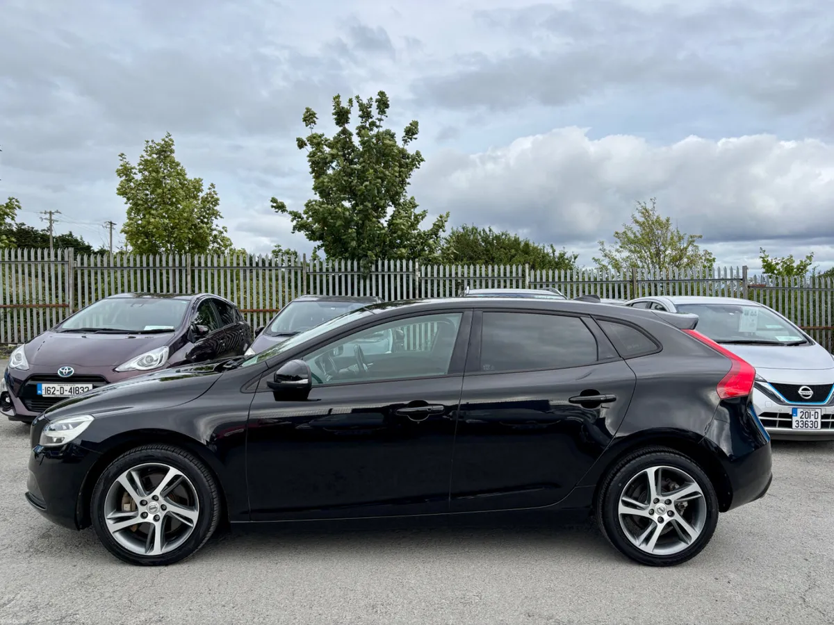 VOLVO V40 2017 2.0, DIESEL D4 - Image 5