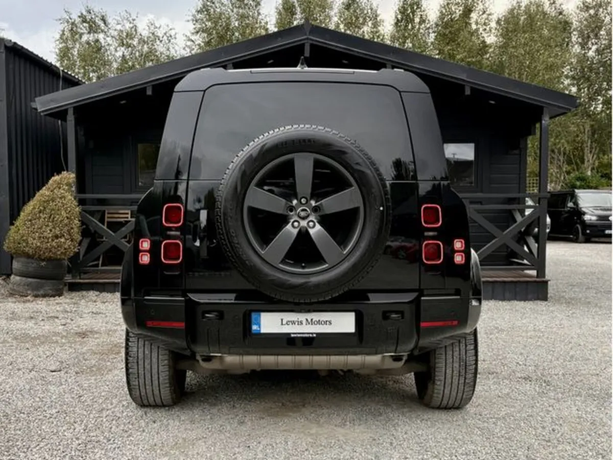 Land Rover Defender 110 X-DYNAMIC SE P300E - Image 5