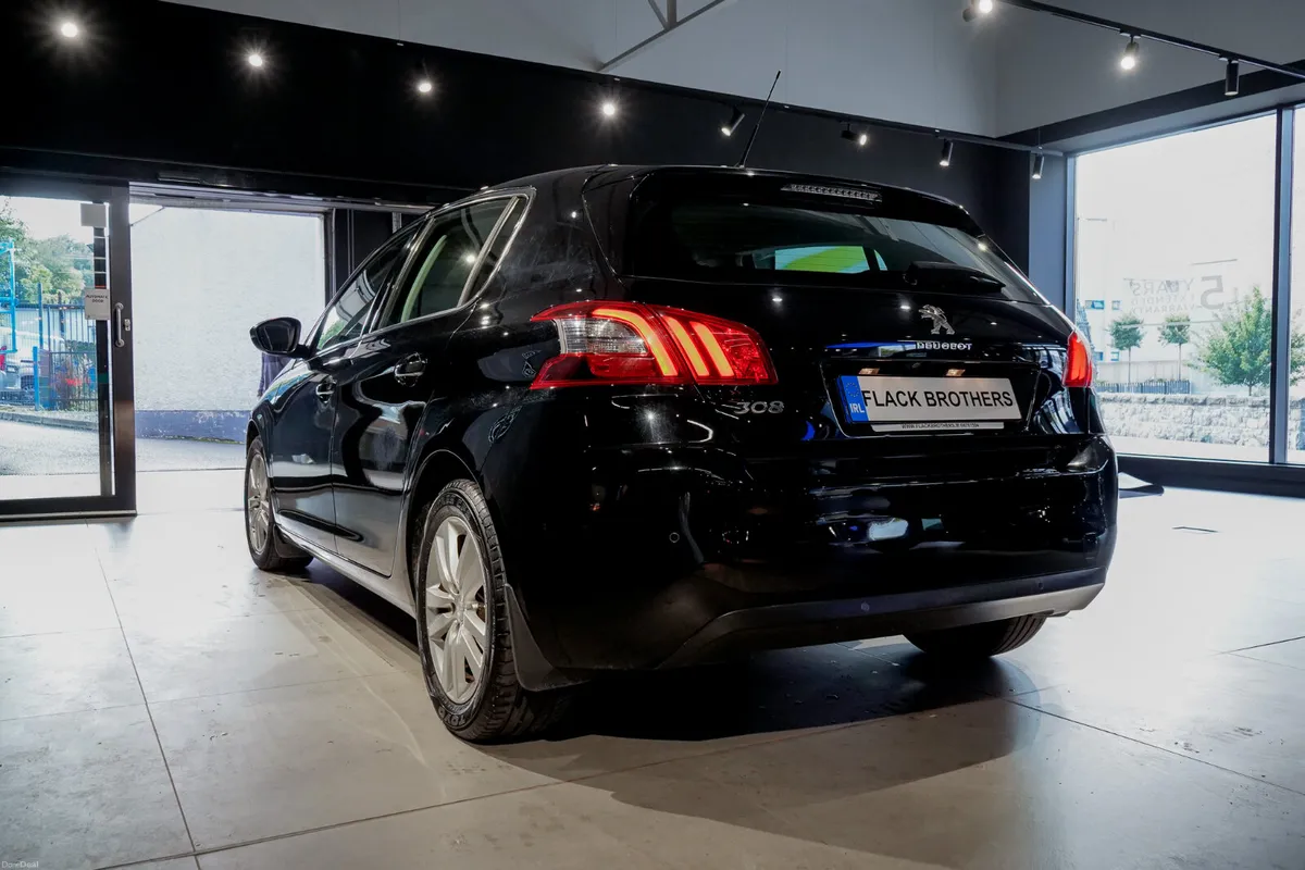 2020 Peugeot 308 Active 1.2 PureTech 110bhp Manual - Image 4