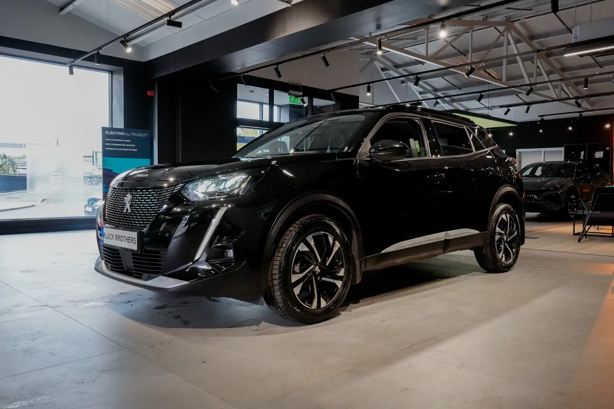 2021 Peugeot 2008 Allure 1.5 BlueHDi 110bhp Manual - Image 3