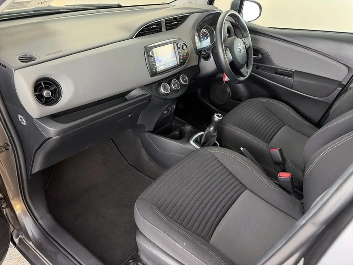 Toyota Yaris 1.0 5DR LUNA **Low Mileage* - Image 6