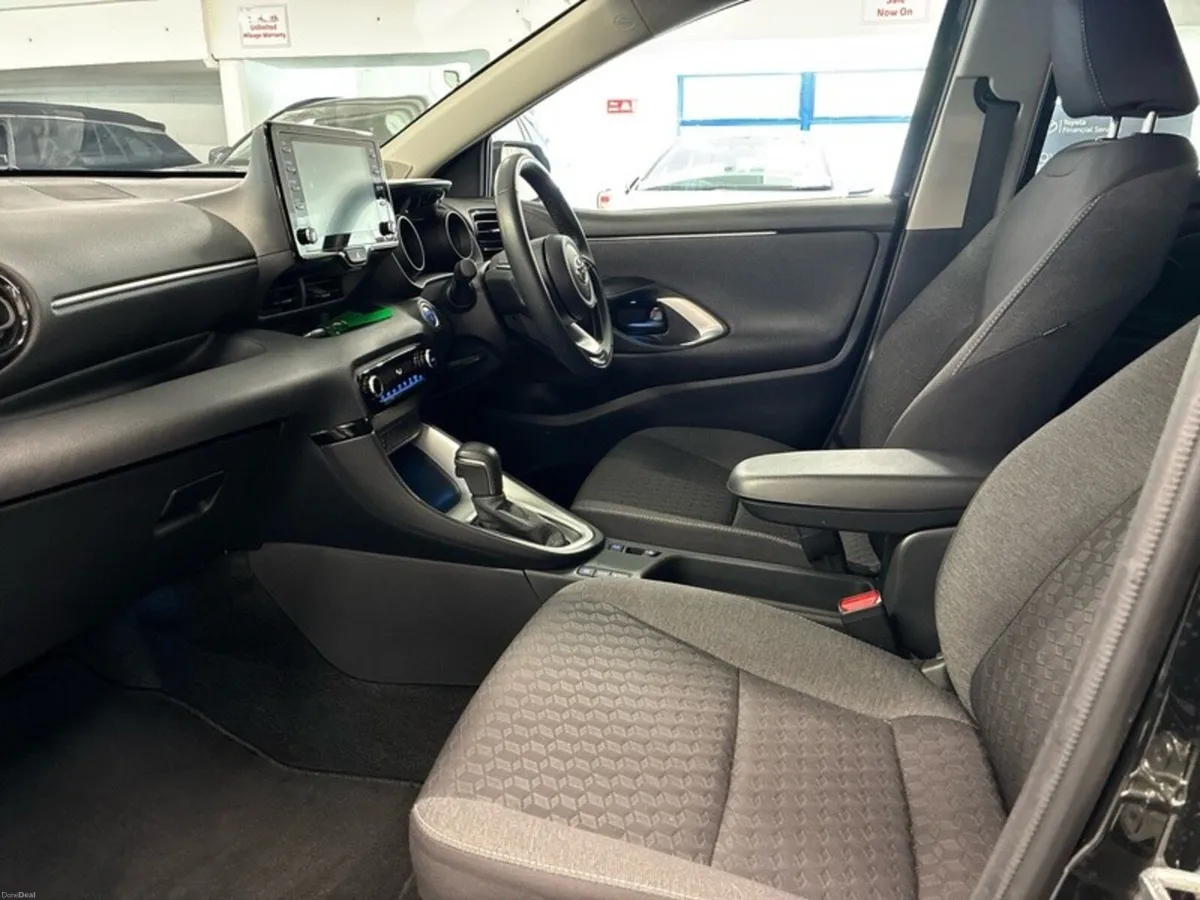 Toyota Yaris LUNA SPORT 4DR AUTO - Image 6