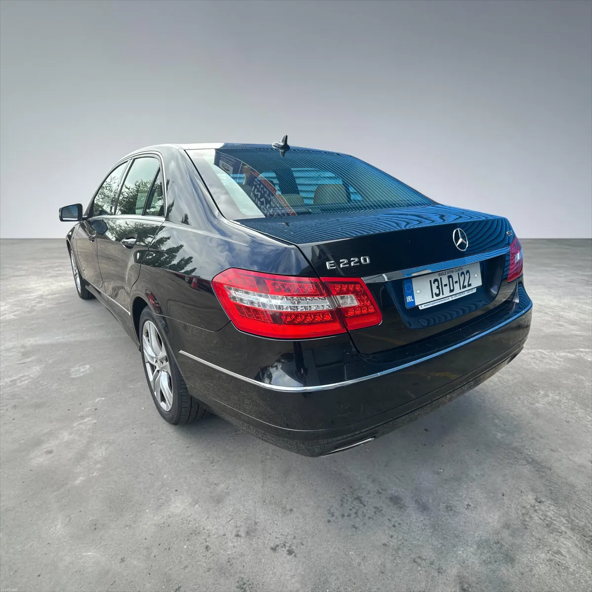 2013 Mercedes-Benz E 220 CDI BE Avantgarde Auto - Image 2