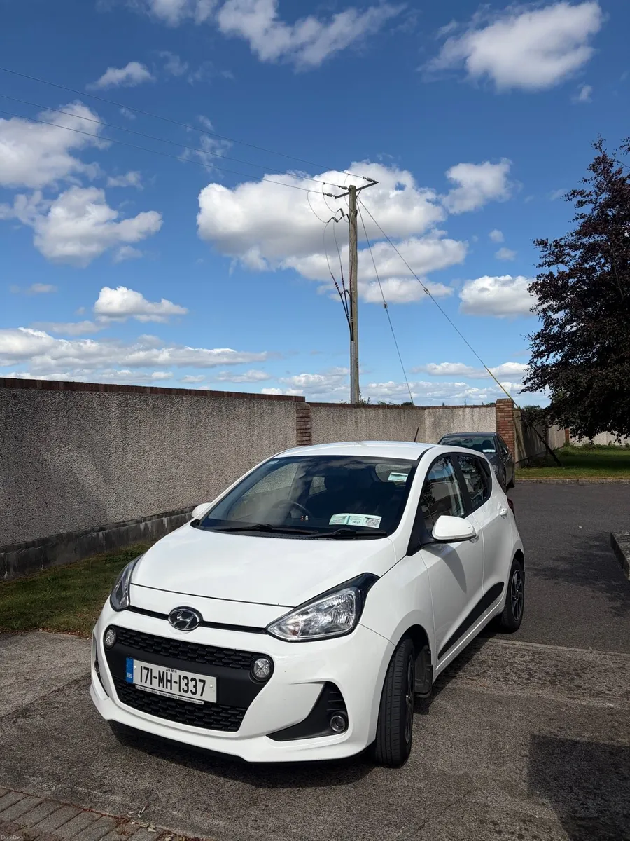White Hyundai i10 - low owners - freshly serviced - Image 1