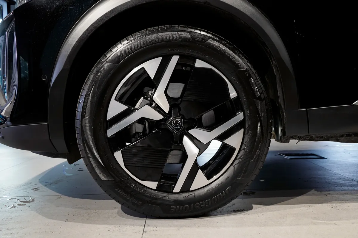 2026 Peugeot 2008 Allure Hybrid 110bhp e-DCS6 - Image 4