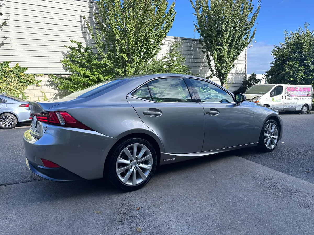 Lexus IS300H 2.5 Hybrid Executive, 2014 - Image 5