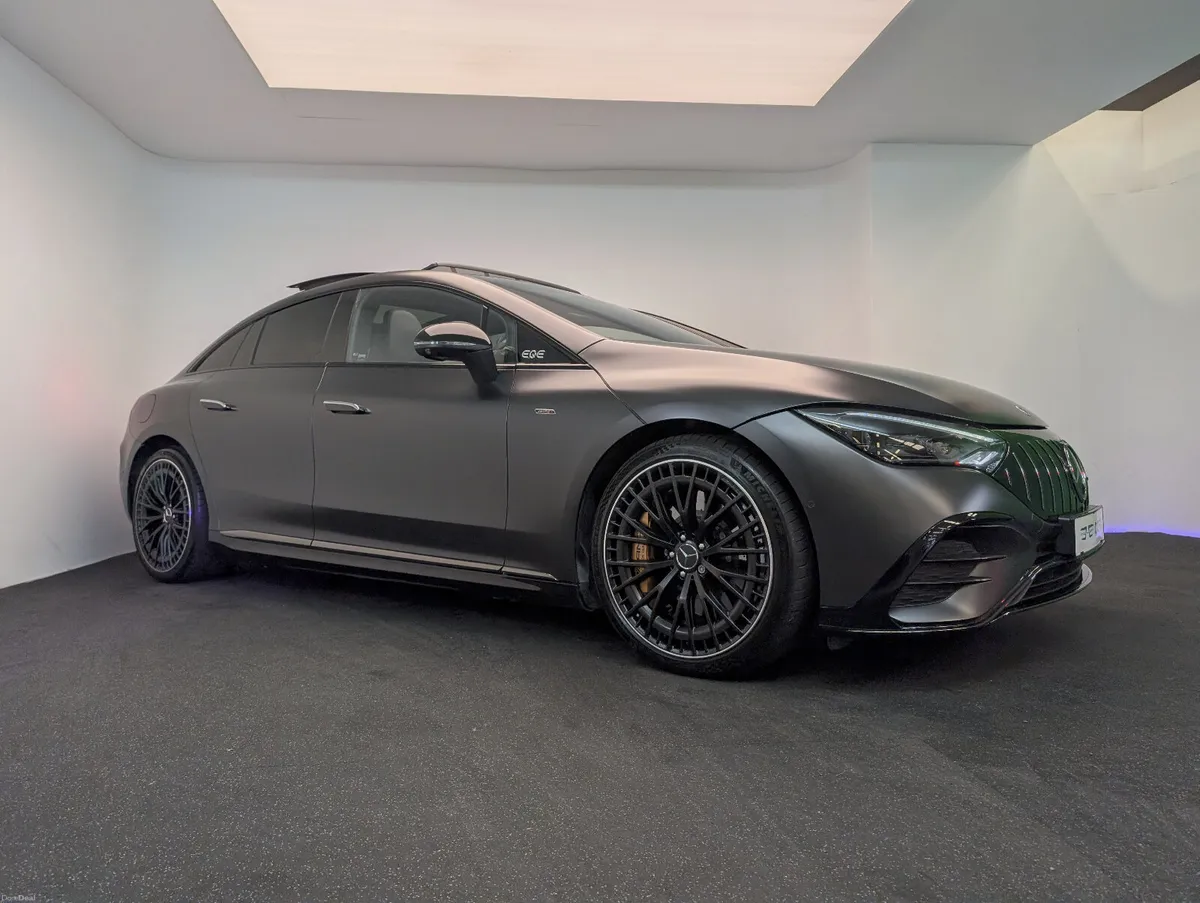 EQE 53 4MATIC + NIGHT EDITION - Image 5
