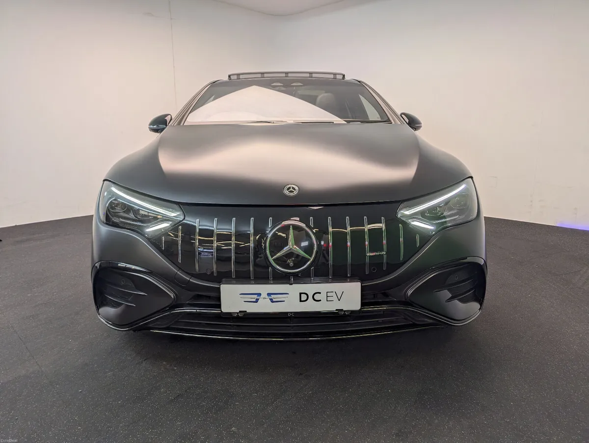 EQE 53 4MATIC + NIGHT EDITION - Image 3