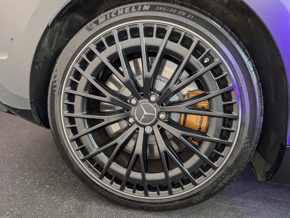 EQE 53 4MATIC + NIGHT EDITION - Image 6