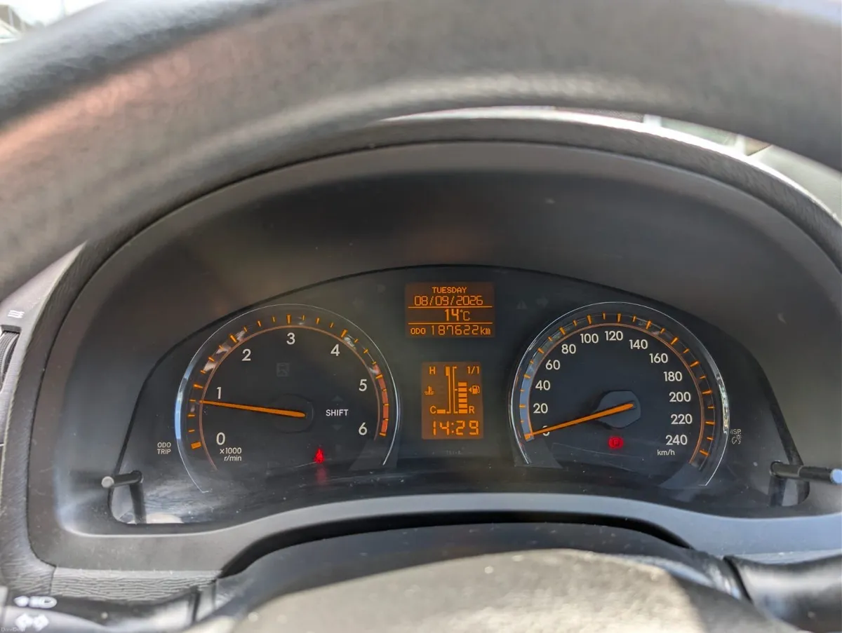 2010 Toyota Avensis - Image 6