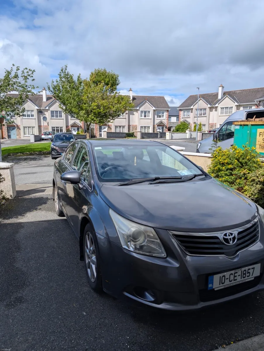 2010 Toyota Avensis - Image 2
