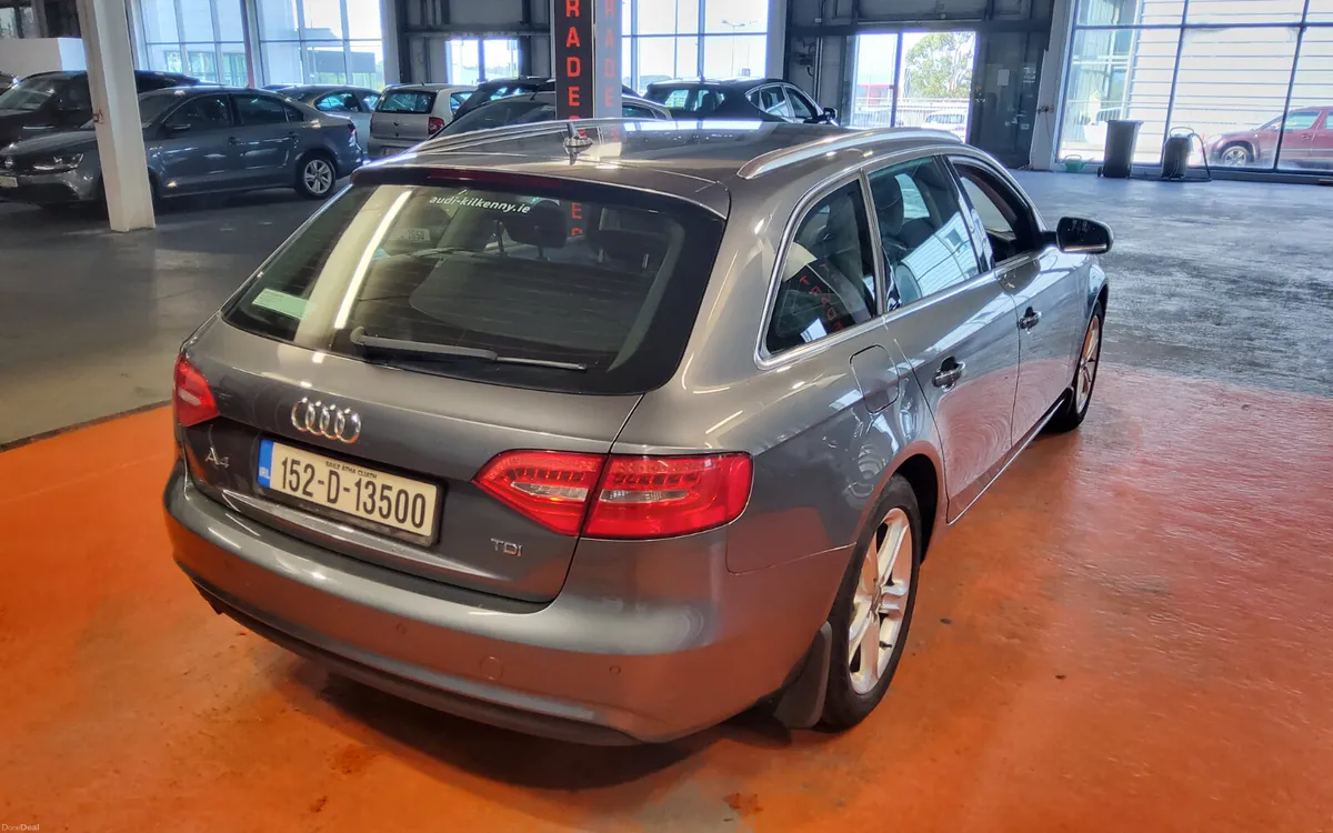Audi A4 2015 - Image 2