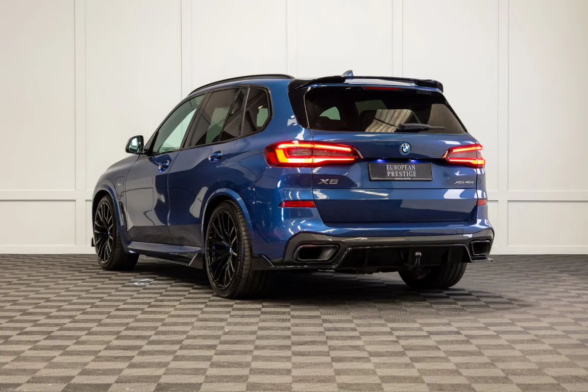 2022 BMW X5 X-Drive 45e M-Sport - Image 4