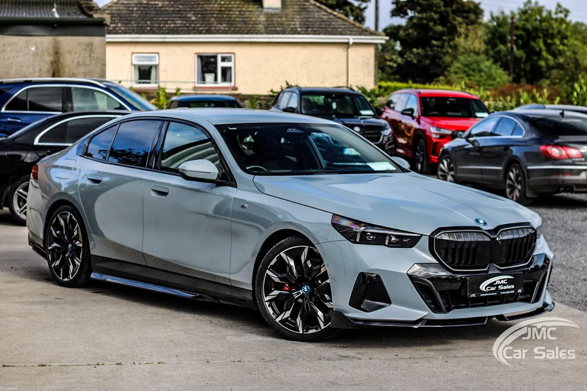 2024 BMW 5 SERIES PRO PACK LCI - Image 4