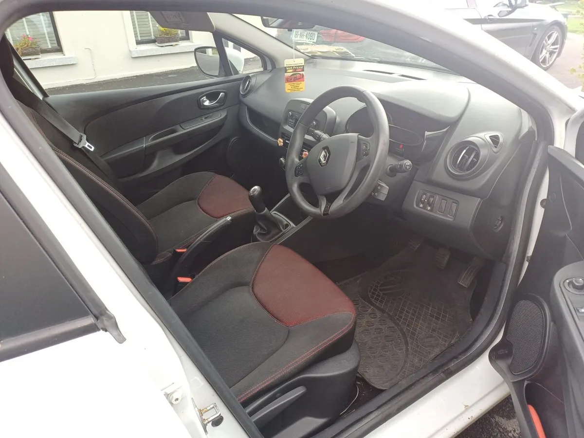 Renault Clio 2015 - Image 1