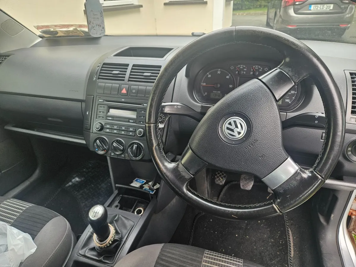 Volkswagen Polo 2009 - Image 2
